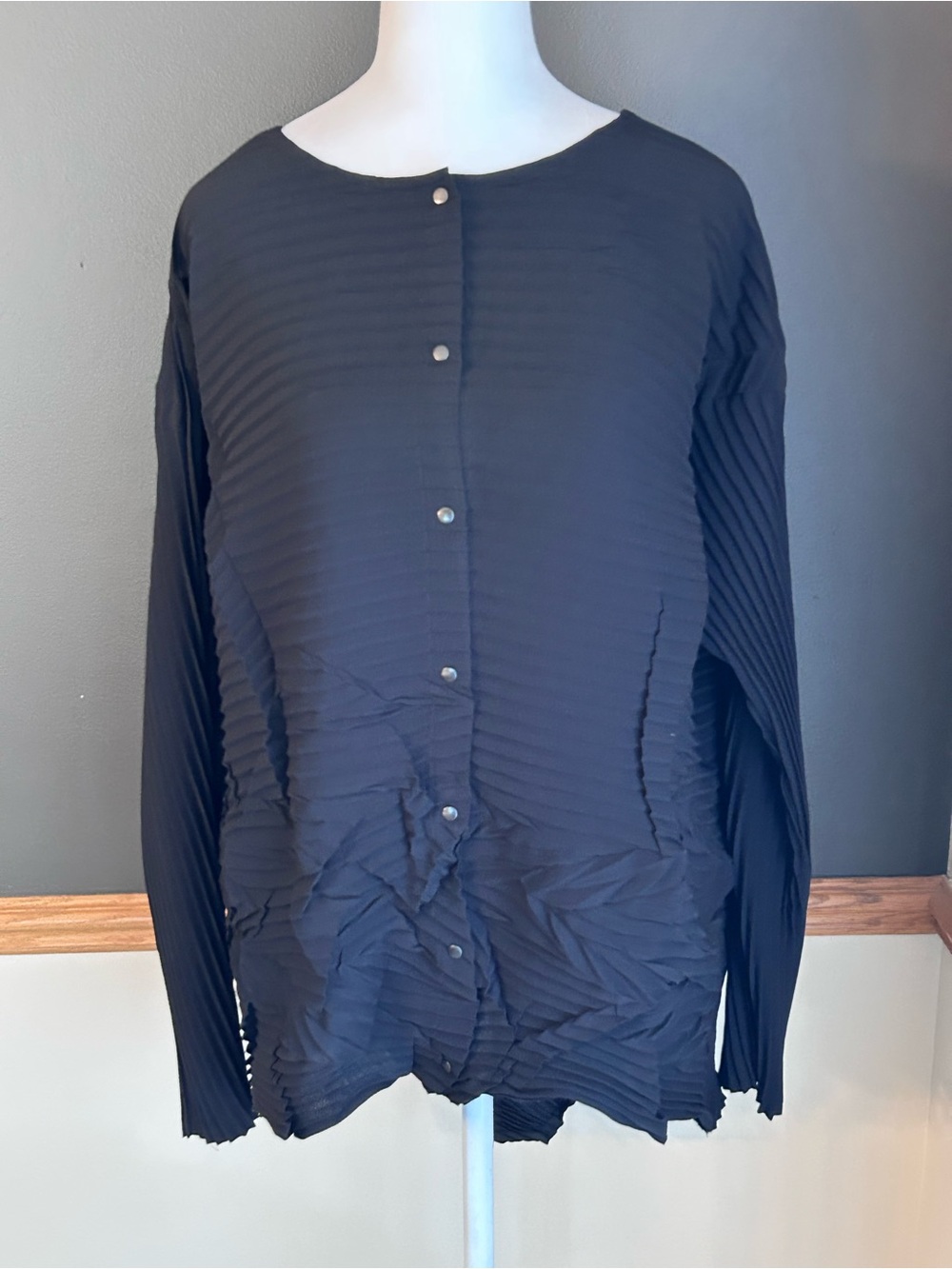 BABETTE Black Pleated Button Up Crinkle Lagenlook Blouse Size Medium
